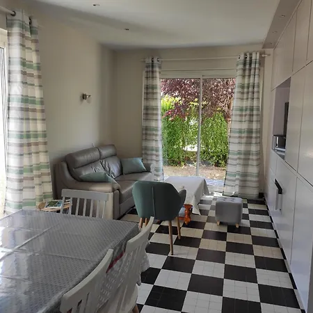 Feriehus Maison 800 M De La Pour 9 Personnes *